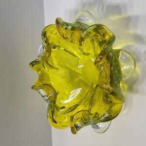 Vintage Murano Blown Glass MCM Yellow Bullicante Controlled Bubble Glass Bowl